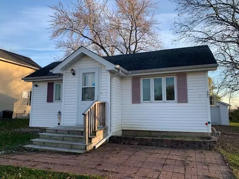 301 10th St, Marseilles, IL 61341