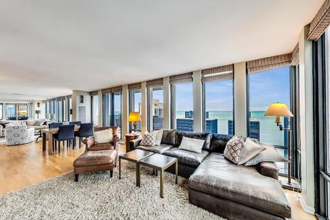 200 E Delaware Pl #33D, Chicago, IL 60611 photo 20