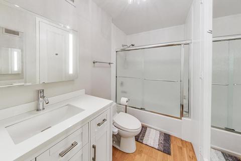 200 E Delaware Pl #33D, Chicago, IL 60611 photo 28