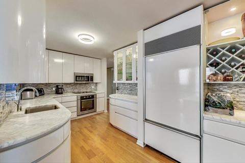 200 E Delaware Pl #33D, Chicago, IL 60611 photo 15