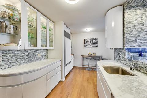 200 E Delaware Pl #33D, Chicago, IL 60611 photo 16