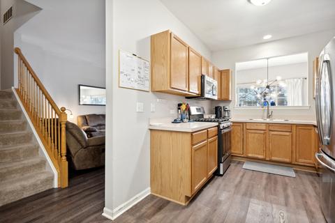 808 County Line Rd, Aurora, IL 60502 photo 8