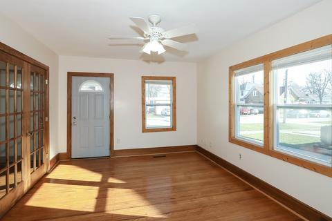 669 Congress St, Elgin, IL 60120 photo 4