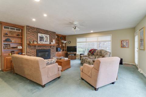 2 Kent Dr, Normal, IL 61761 photo 12