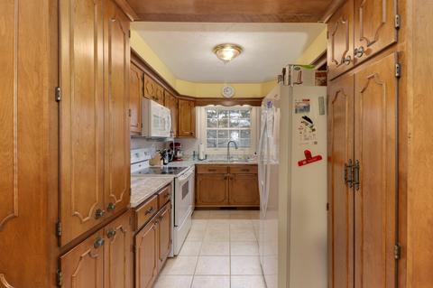 2 Kent Dr, Normal, IL 61761 photo 9