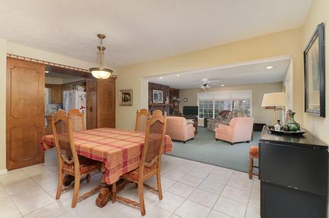 2 Kent Dr, Normal, IL 61761 photo 5