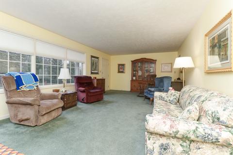 2 Kent Dr, Normal, IL 61761 photo 4
