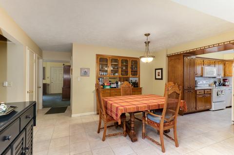 2 Kent Dr, Normal, IL 61761 photo 7