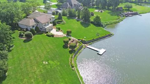 3301 E Reichert Dr, Crete, IL 60417