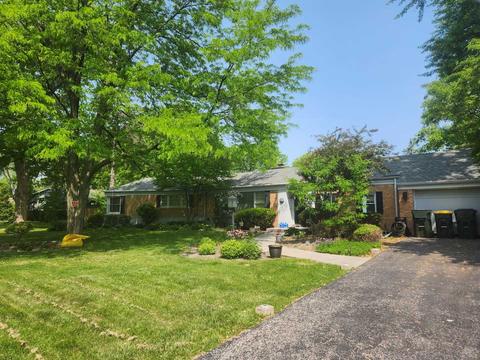 300 W Willow Rd, Prospect Heights, IL 60070