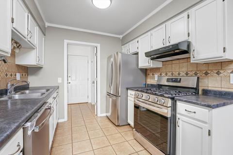 990 Autumn Ln, Aurora, IL 60505 photo 8