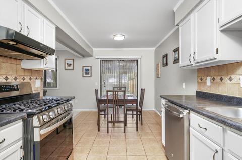 990 Autumn Ln, Aurora, IL 60505 photo 9