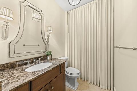 1008 Mackenzie Pl, Wheaton, IL 60187 photo 4