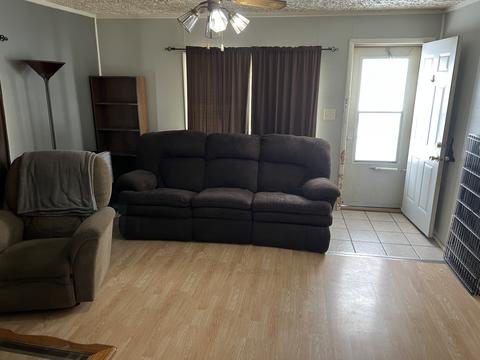 910 Douglas St, Morris, IL 60450 photo 2