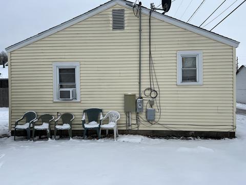 910 Douglas St, Morris, IL 60450 photo 11