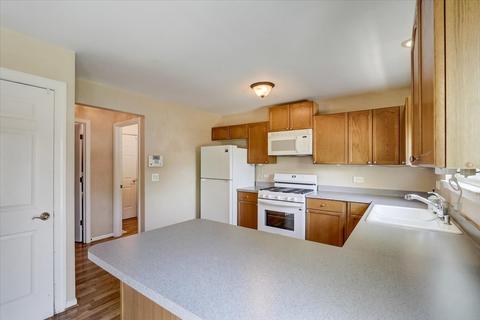 28928 Pilgrims Pass, Lakemoor, IL 60051 photo 11