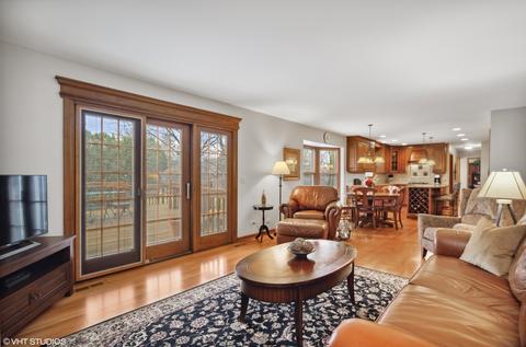 1918 Chatham Dr, Wheaton, IL 60187 photo 7