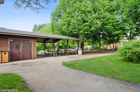 1918 Chatham Dr, Wheaton, IL 60187 photo 42