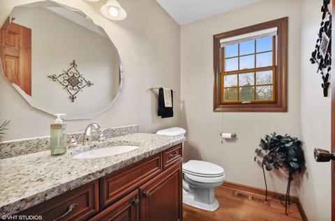 1918 Chatham Dr, Wheaton, IL 60187 photo 15