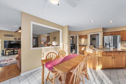 358 Hampton St, Cary, IL 60013 photo 16