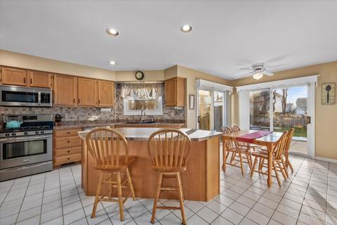 358 Hampton St, Cary, IL 60013 photo 12