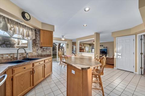 358 Hampton St, Cary, IL 60013 photo 15