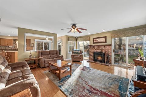 358 Hampton St, Cary, IL 60013 photo 9