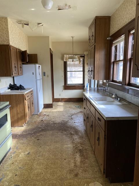 203 S Main St, Walnut, IL 61376 photo 11