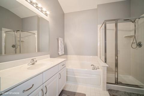 446 Prestwick Ln, Wheeling, IL 60090 photo 9