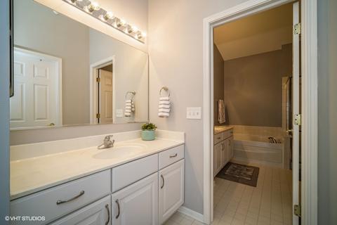 446 Prestwick Ln, Wheeling, IL 60090 photo 8