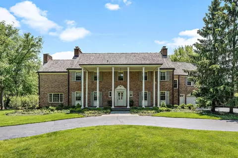 190 King Muir Rd, Lake Forest, IL 60045