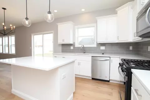 2945 Glendale Ln, Normal, IL 61761 photo 9
