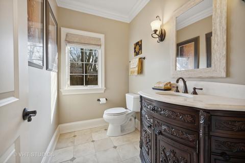 704 Countryside Dr, Wheaton, IL 60187 photo 5