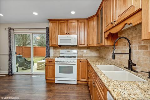 4517 Hilltop Dr, Mchenry, IL 60051 photo 7
