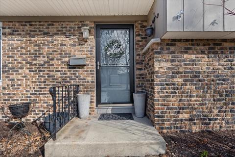 163 Westgate Dr, Elgin, IL 60123 photo 2
