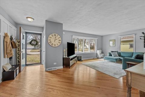 163 Westgate Dr, Elgin, IL 60123 photo 4