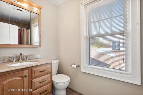 607 S Gables Blvd, Wheaton, IL 60187 photo 24
