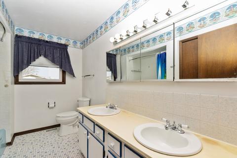 6248 Forestview Dr, Oak Forest, IL 60452 photo 5