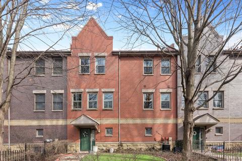 506 E 32nd St #C, Chicago, IL 60616 photo 1