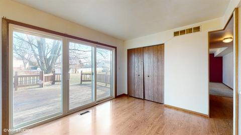 755 Thorndale Dr, Elgin, IL 60120 photo 8