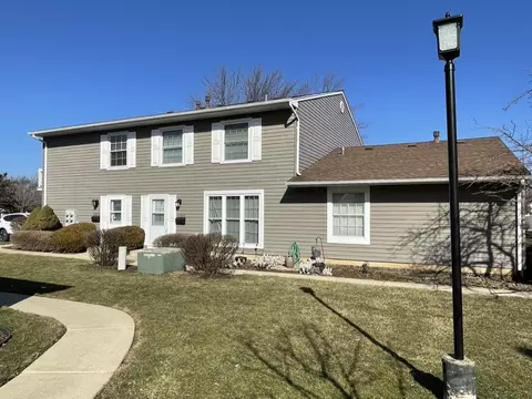 1504 Timber Trl #D, Wheaton, IL 60189