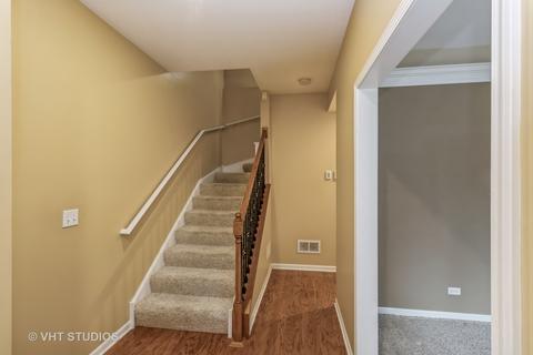 149 Dawson Dr, Elgin, IL 60120 photo 4