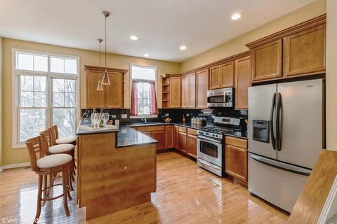 149 Dawson Dr, Elgin, IL 60120 photo 5