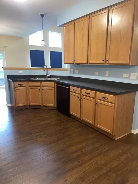 21556 Eich Dr, Crest Hill, IL 60403 photo 5