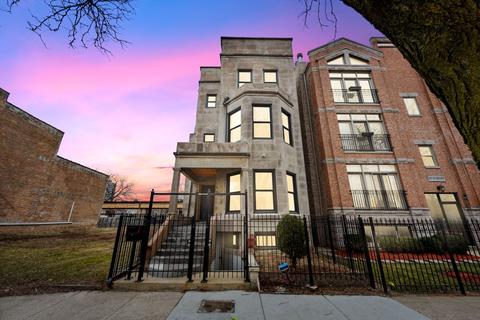4243 S Prairie Ave, Chicago, IL 60653