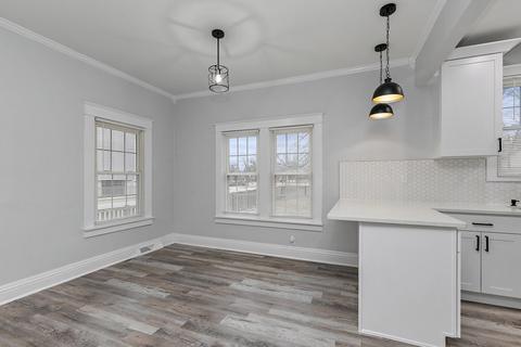 244 Cooper Ave, Elgin, IL 60120 photo 9