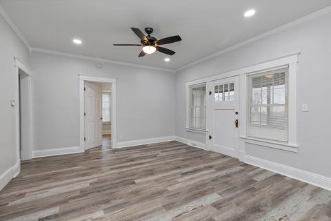 244 Cooper Ave, Elgin, IL 60120 photo 4