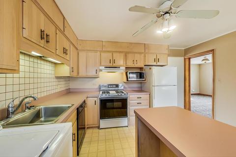 2106 Sigwalt St, Rolling Meadows, IL 60008 photo 7