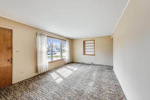 2106 Sigwalt St, Rolling Meadows, IL 60008 photo 4