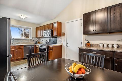 411 Shagbark Ct, Algonquin, IL 60102 photo 6
